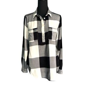 Universal Thread Plaid Blouse Long Sleeve M Rayon 1/2 Button Front Chest Pockets